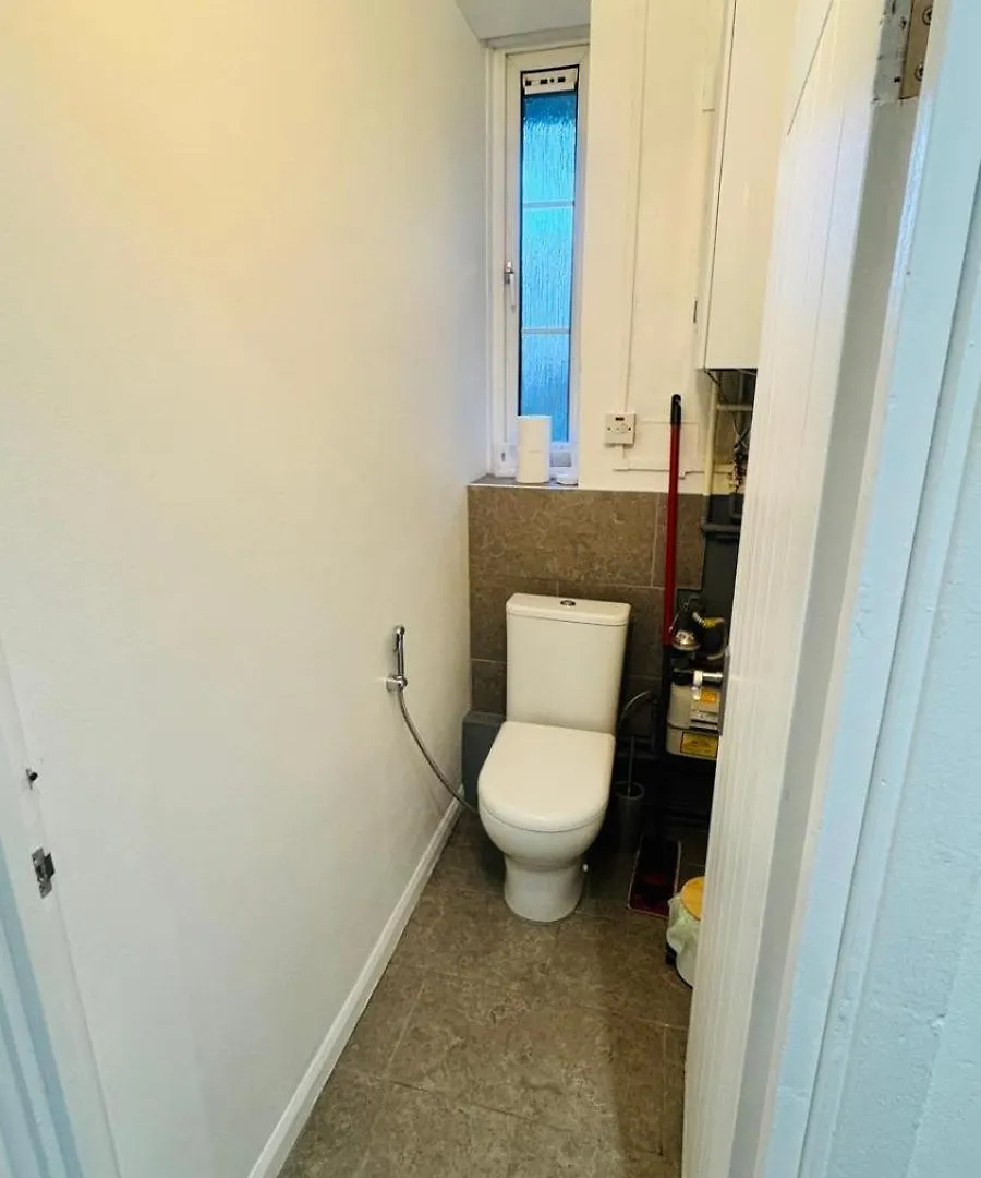 לונדון Gorgeous Rooms Near Canary Wharf 0*,  בריטניה