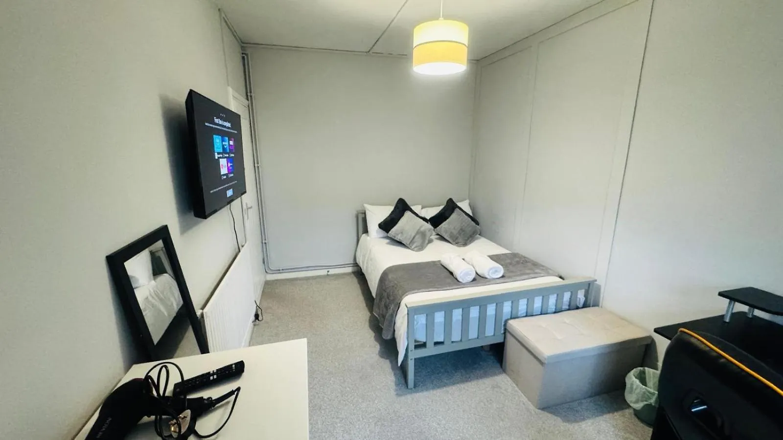 לונדון Gorgeous Rooms Near Canary Wharf